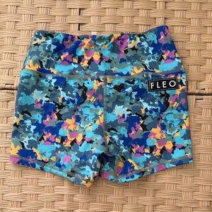 Fleo Womens Multicolor Camouflage Workout Shorts small